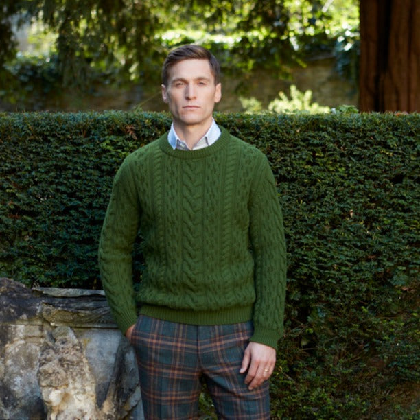 Ede & Ravenscroft | Kylan Cable Crew Neck Jumper | Green